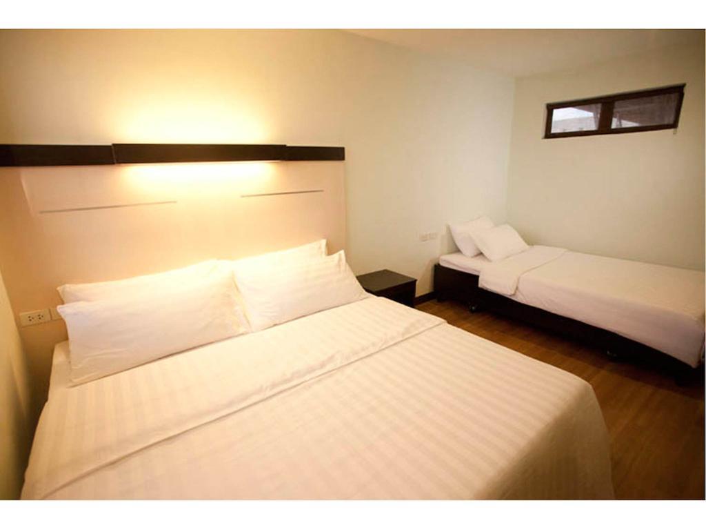 Sugbutel Family Hotel Cebu Buitenkant foto