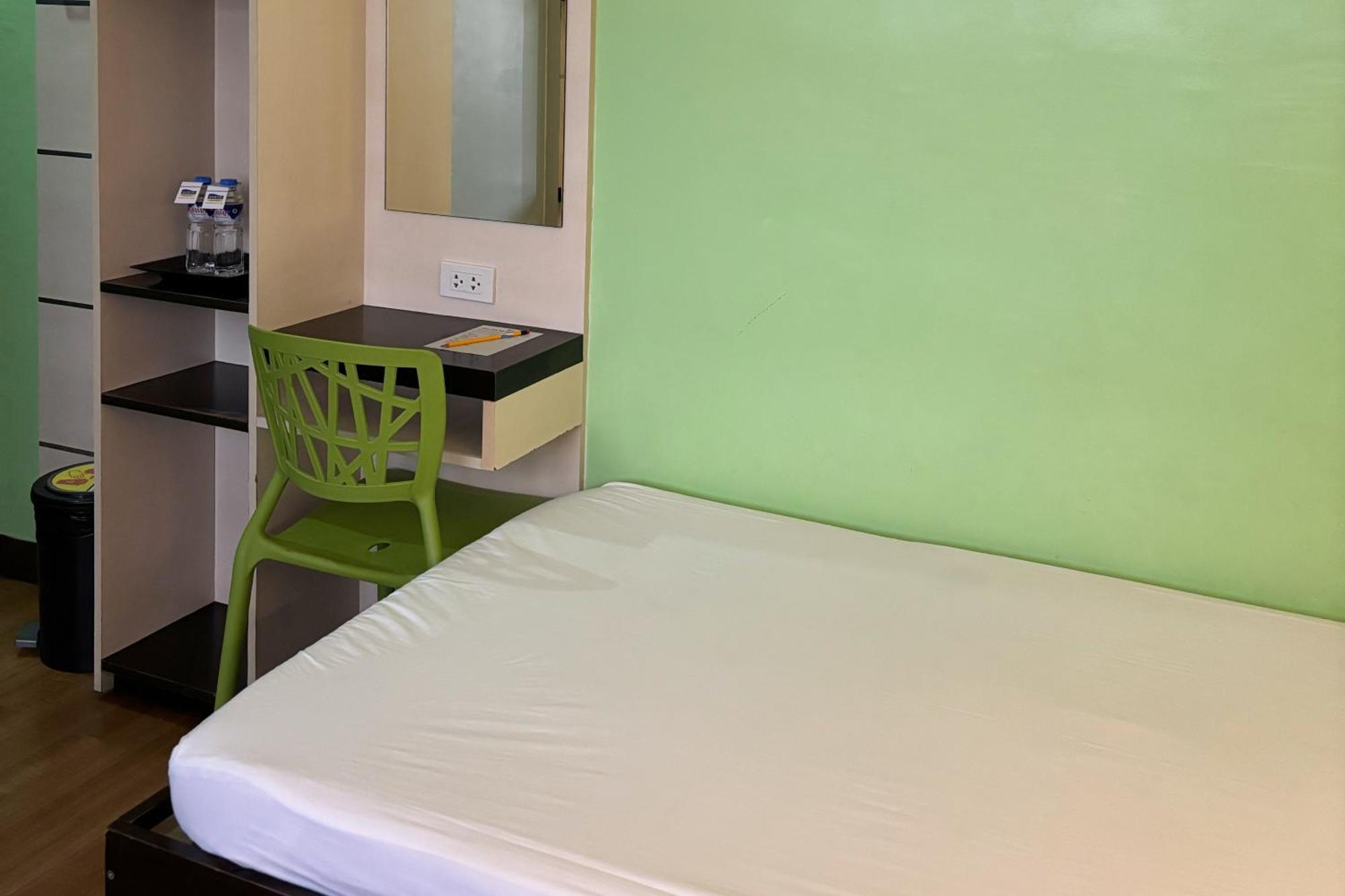 Sugbutel Family Hotel Cebu Buitenkant foto