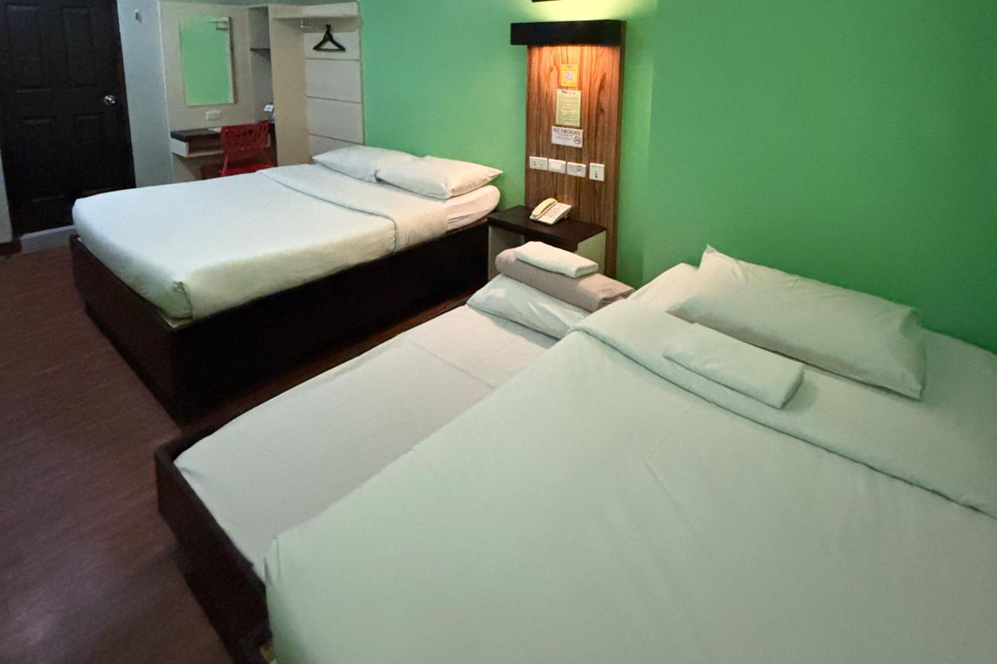 Sugbutel Family Hotel Cebu Buitenkant foto