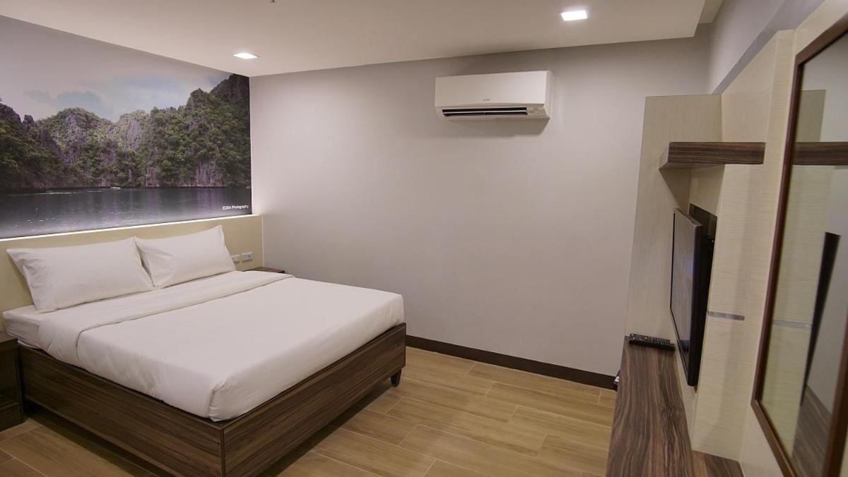 Sugbutel Family Hotel Cebu Buitenkant foto